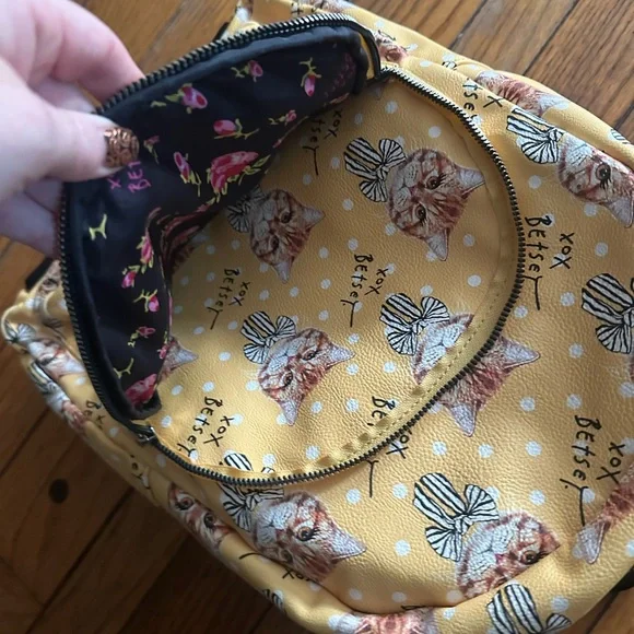 Betsey Johnson Yellow Cat Print Backpack - Picture 3 of 3